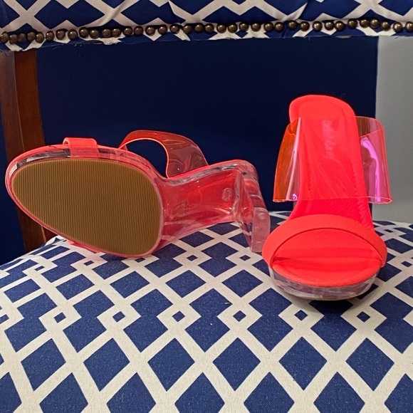 Neon pink clear lucite strap platform bright heeled mules - Picture 2 of 7